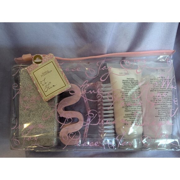 Simple Pleasures Foot Care Kit Lotion Exfoliating Tools & Accessories in Pouch - Picture 2 of 2